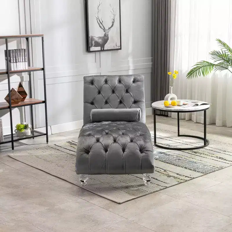 Lussuosa chaise longue con bottoni in velluto e piedini trasparenti, comoda poltrona imbottita per camera da letto, soggiorno, ufficio