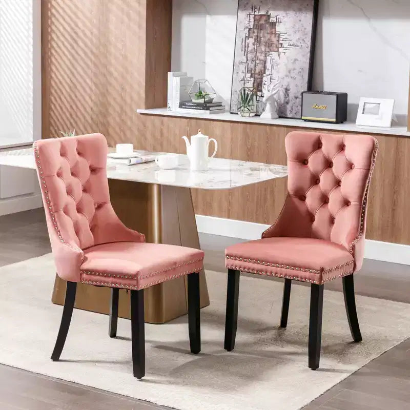 Sedie da pranzo Harrington Collection in velluto trapuntato moderno, gambe in legno massello con borchie, set di 2 sedie laterali imbottite contemporanee, rosa